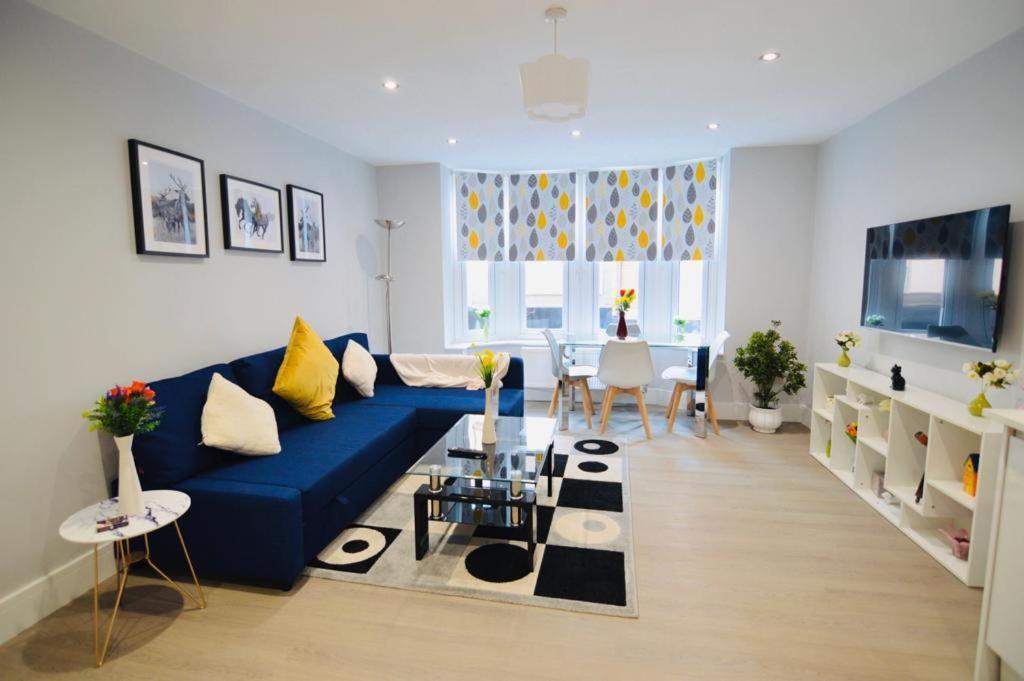 Morden Central Self Contained Flat By Cozynest Reading Exterior photo